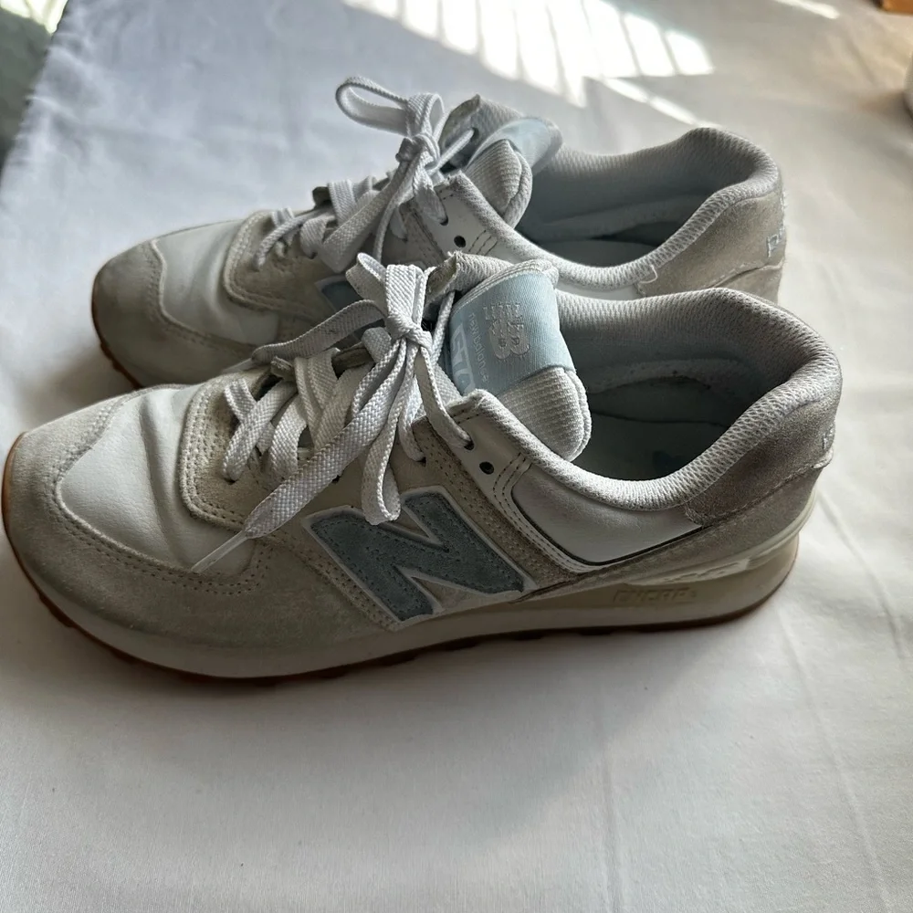 New Balance White and Gray Athletic Sneakers - Picture 3 of 6